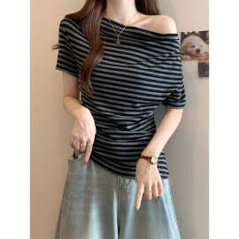 设计感一字肩条纹短袖露肩T恤女2025夏季新款斜边显瘦休闲上衣