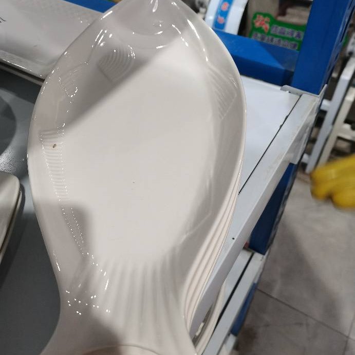 Tazón de cerámica blanca estilo nórdico lujo ligero, diseño japonés – para arroz, sopa y fideos, alta estética.