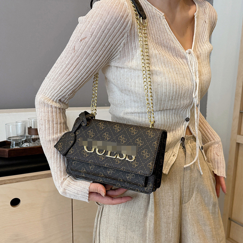 Bolsos transfronterizos para mujer 2024 nuevo nicho de moda de alta gama bolso cuadrado pequeño con letras impresas bolso de mensajero de todo fósforo