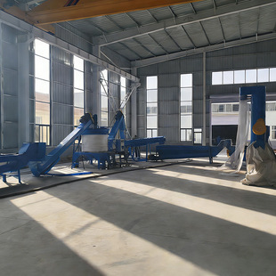 PETȫ�Ԅ�������ϴ���վ� �VȪˮƿ����̎���O��