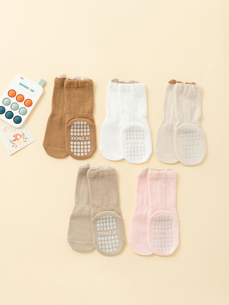 Nuevos calcetines de primavera y otoño para bebés de algodón de clase A para hombres y mujeres de 0 - 1 años de mediano antideslizante calcetines de piso al por mayor