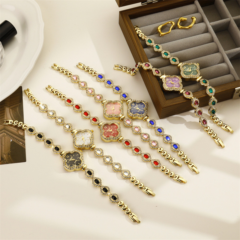 Four-Leaf Rhinestone Bracelet Watch for Women, Diamond-Encrusted Ladies' Watch, Cross-Border 2026 Spring New Quartz Watch