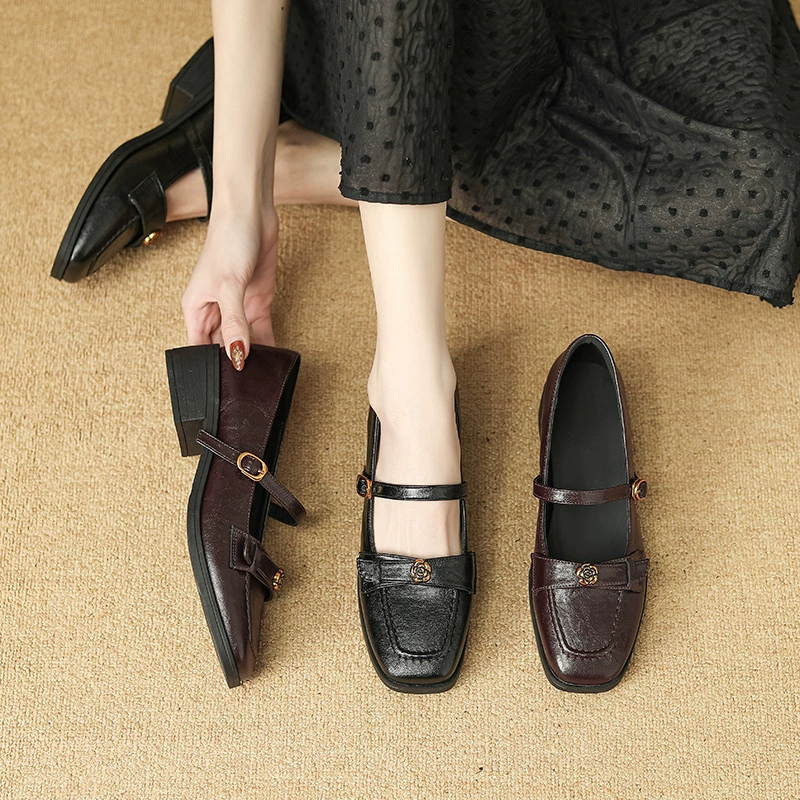 Ретро камелия пряжка Мэри Джейн обувь женская весна и осень 2025 новая мягкая кожа британский стиль одиночные туфли женские маленькие кожаные туфли