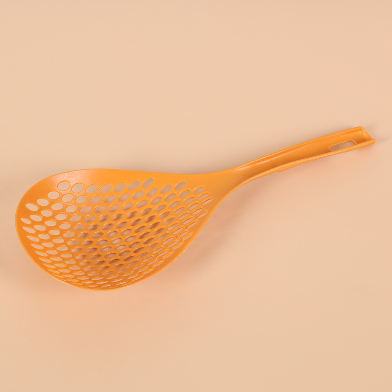 Plastic shovel with accessories