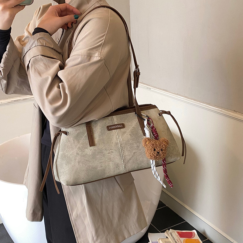 Bolso de mano de alto valor facial para mujeres 2025, invierno nuevo estilo de moda retro estilo de viaje bolso de hombro casual bolso inferior image 2
