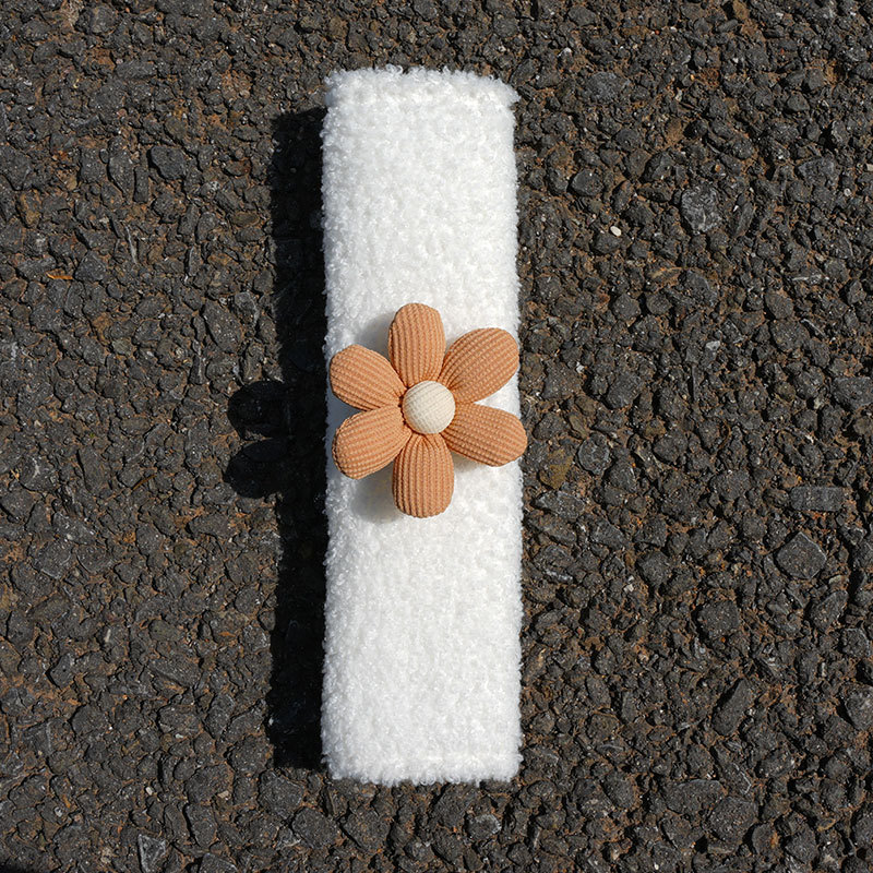 Cute Bear: Qìchē Seat belt shoulder pad - lambswool-big-6-petal-flower-coffee-color-25x75cm35g-customizable