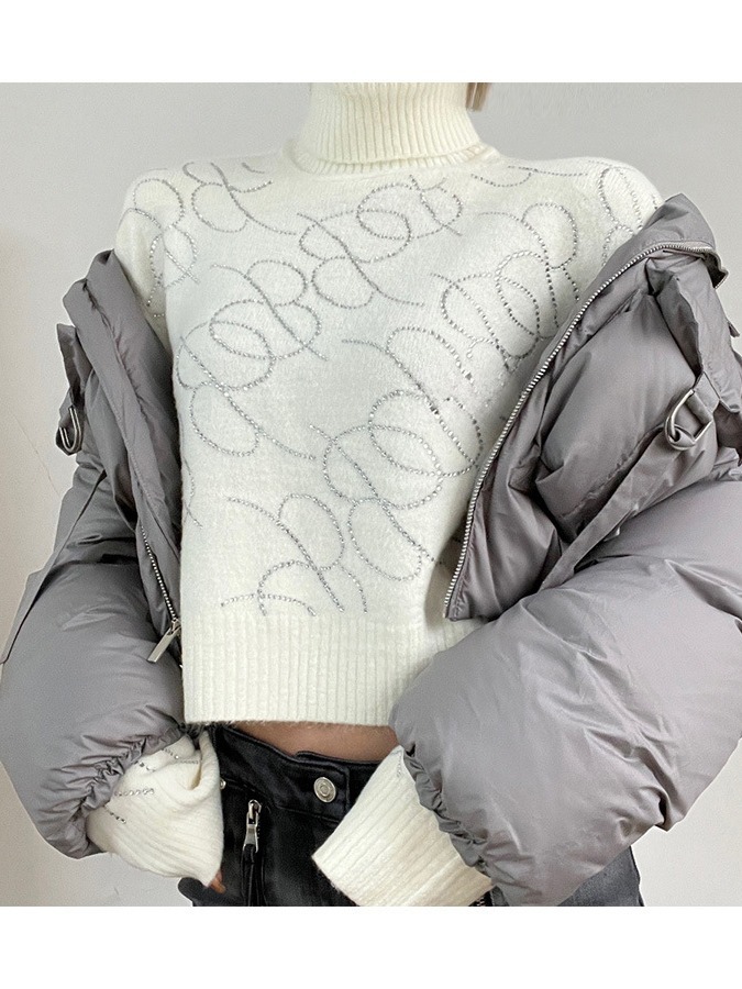 Hermoso top corto con cuello alto, suéter casual tipo pullover, estilo francés de lujo ligero, top con diseño de letras de diamantes de imitación inspirado en Chanel.
