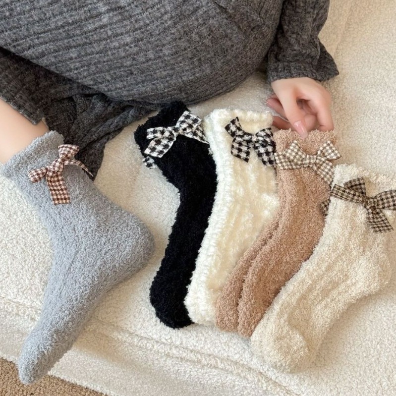Calcetines de Piso de Tubo Medio para Mujer de Terciopelo de Coral Engrosados y Transpirables para Invierno y Hogar