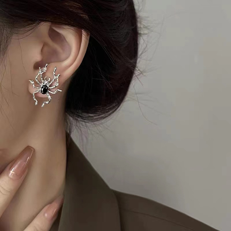 Fashion Spider Titanium Steel Plating Inlay Artificial Gemstones Ear Studs 1 Pair