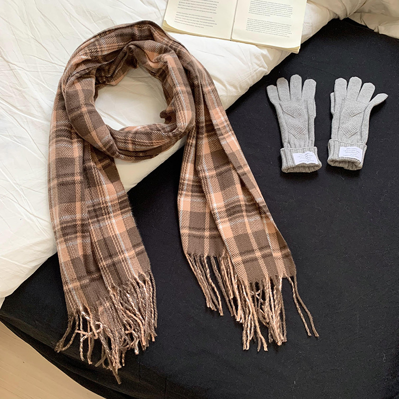 Bufandas de invierno femeninas de alta calidad 2025 nuevo estilo versátil engrosado calentamiento imitación de cachemir bufandas de celos al por mayor