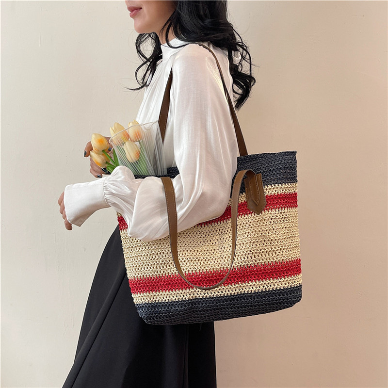 Wholesale of new straw woven bags for Spring 2025, large-capacity cross-border trendy and fashionable tote bags, casual commuting underarm bags undefined
