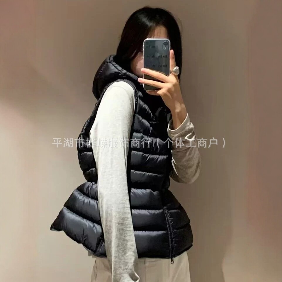 2026 new hooded down vest for women, short style, 90% white duck down, warm, lightweight, sleeveless, suitable for layering and commuting
