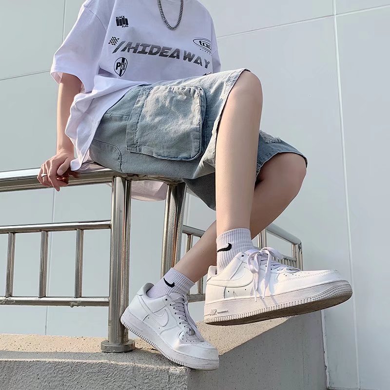 Verano hombre jeans corto coreano suelto super fuego agujero pantalones recto bf estilo de puerto pantalones de moda juvenil