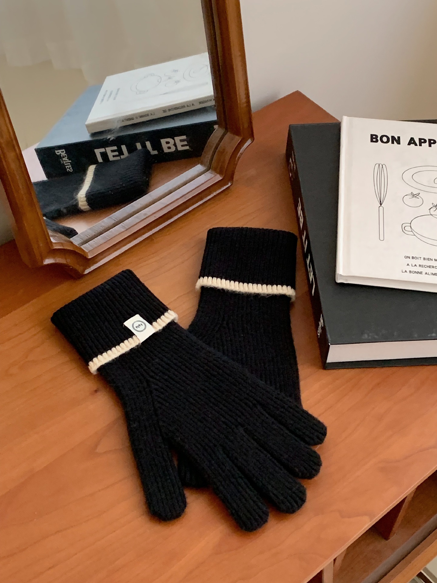 Nuevo guante coreano de moda etiquetado de lana panda guante de punto de motocicleta de otoño y invierno guante de muñeca caliente