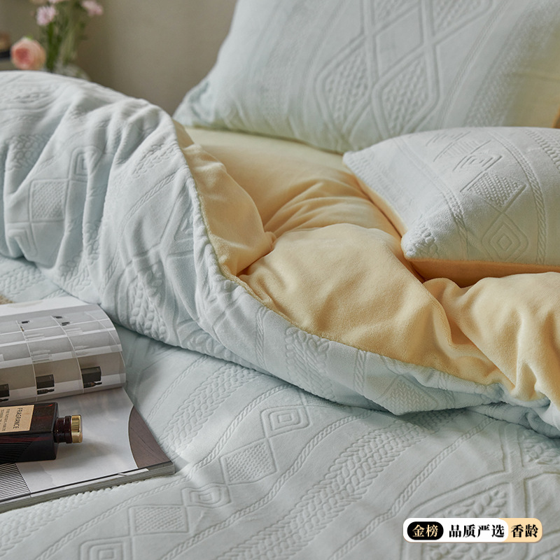 1688厳選連名A類冬5D彫刻牛乳パイル4点セット両面パイルシーツカバーが厚く保温されている