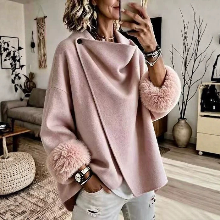 2026 Autumn/Winter French-style women's coat with fox fur cuffs, solid color, European and American double-sided wool, loose-fitting short coat 2026 Autumn/Winter French-style women's coat with fox fur cuffs, solid color, European and American double-sided wool, loose-fitting short coat