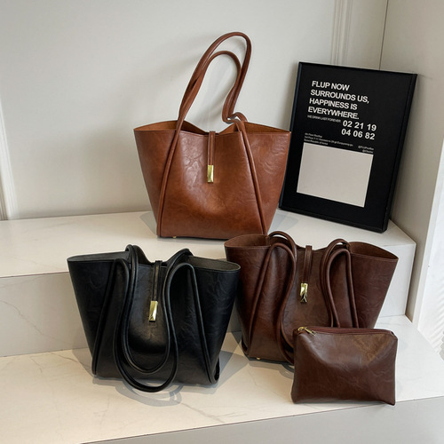 Textured bag, fashionable large-capacity crossbody bag, soft leather class commuter bag