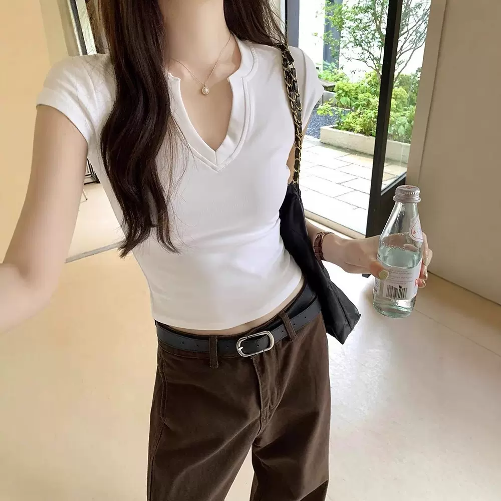 酷飒拽姐甜辣V领修身正肩短袖T恤女夏季新款小众独特别致短款上衣