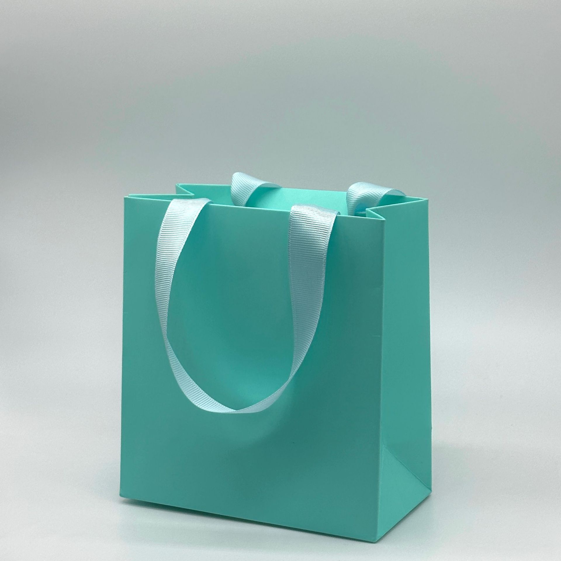 Caja de cajón de papel exterior multicolor extraída Caja de suspensión de almacenamiento Anillo de embalaje de red Caja de joyería de cristal antioxidante