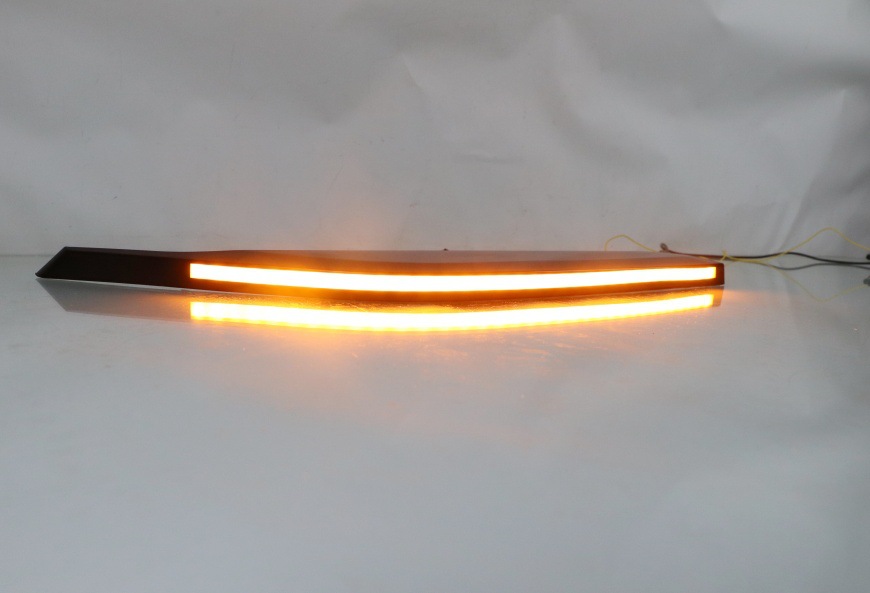 Suitable for 22-23 Toyota Sequoia Tundra Headlight Eyebrow Modification Led Sequential Turn Signal Lights, Dedicated Daytime Running Lights