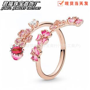 �˼�С�t���W�tͬ��õ���ɫ�����õ��������һ��˼ҽ�ָ�hŮ