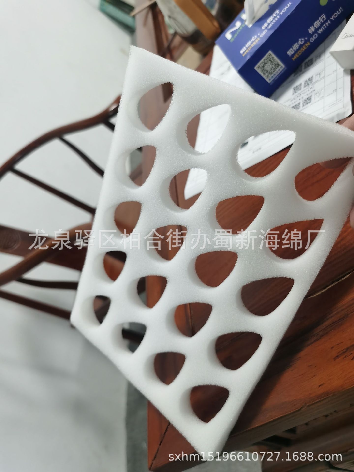 厂家供应各类水果缓冲内衬包装海绵/草莓66枚77枚周转箱海绵