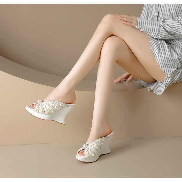 Sandal cao gót nữ đế xuồng 9cm quai ngang đính cườm ngọc trai — Màu đen, Màu trắng sữa chi tiết 11