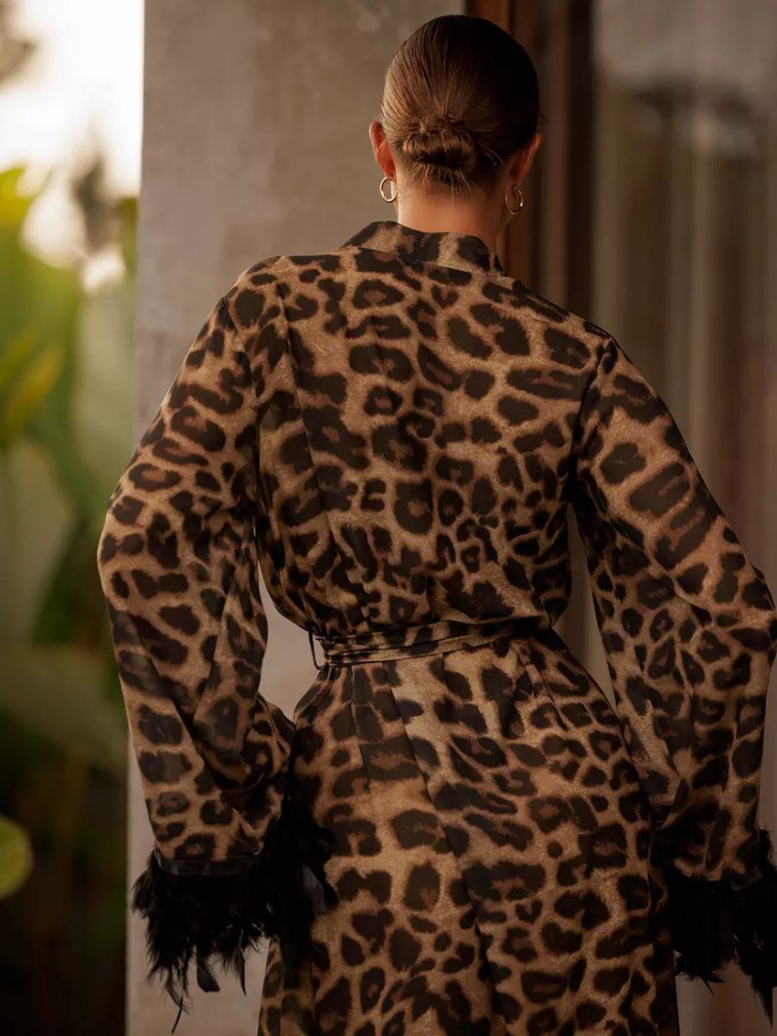 Luxury Feather-Trimmed Robe With Leopard Print – Soft Polyester Loungewear For Women, Versatile Sleepwear & Cover-Up_voghion.com