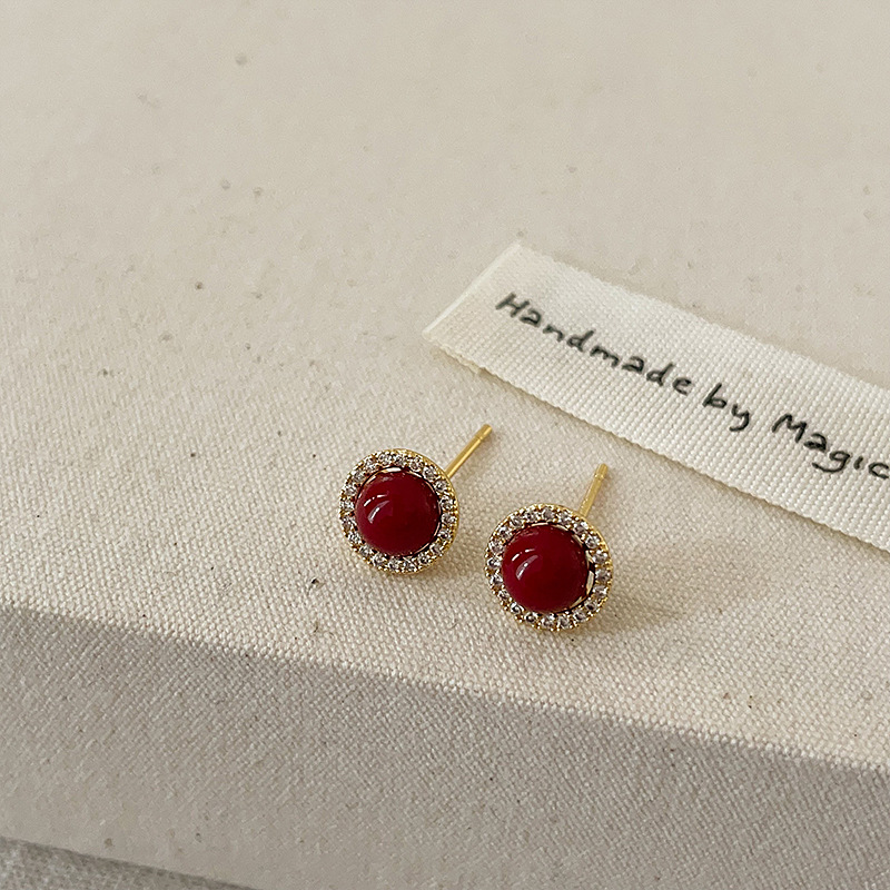 Small retro elegant fashionable earrings with zircon from pearl