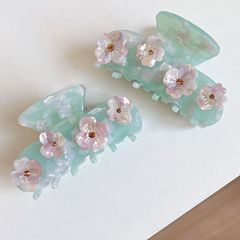 Ins風には氷の青い髪を入れて、ピンクの花をつかんで、髪の少ないサメに似合います。