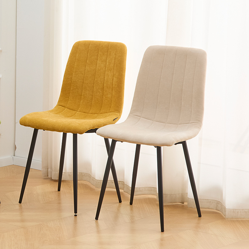 Silla de comedor minimalista moderna silla de respaldo de color de hierro forjado para el hogar, restaurante, hotel, negociación de lujo ligero, silla de ocio de paquete suave