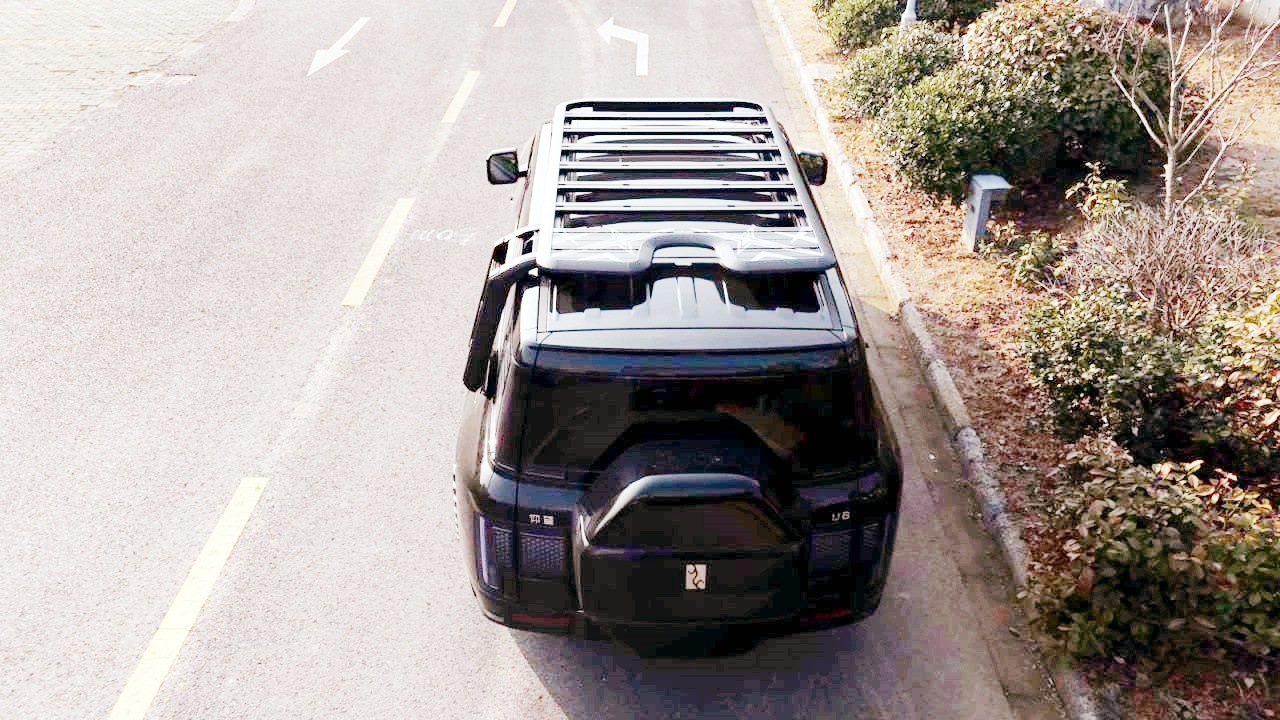 Looking up U8 roof rack roof frame ladder schoolbag side account equipment box mountain step curve roof platform travel ladder