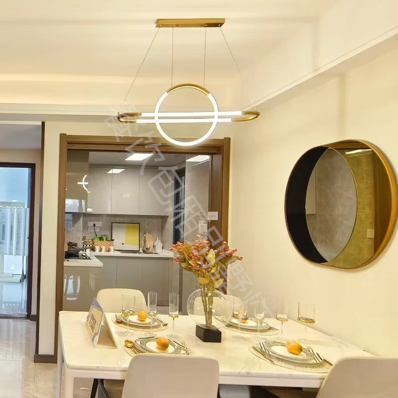 Lámpara de diseño nórdico lámpara de villa de diseño moderno lujoso simple personalidad creativa sala de estar comedor ahora