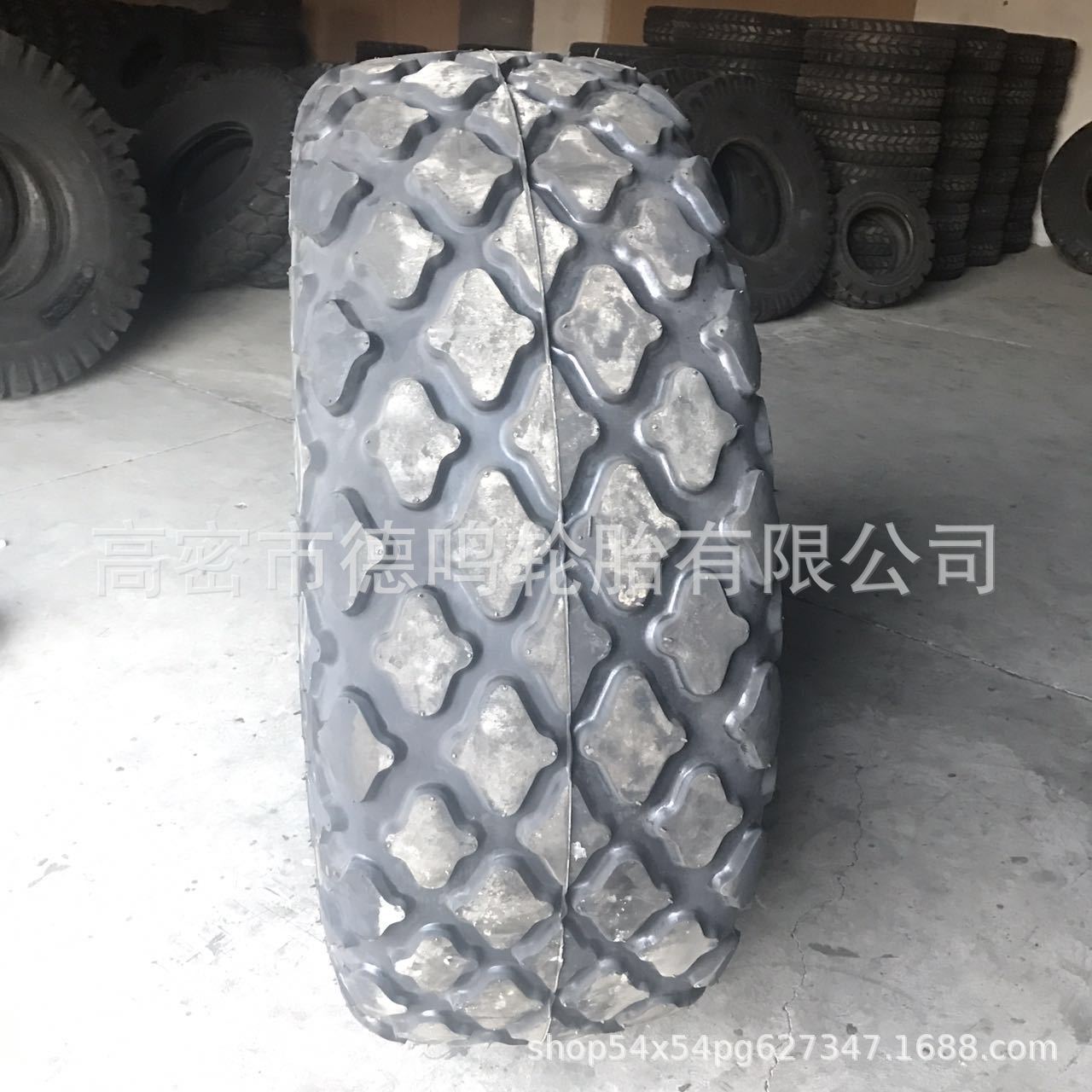 Neumático de rodillo 18.00-24 20.5-25 maquinaria de ingeniería patrón de piña neumático 23.1-26