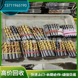 ���ݻ����u�����U�ϣ��u����zģ����X��荾�PCB���ھ���ُ