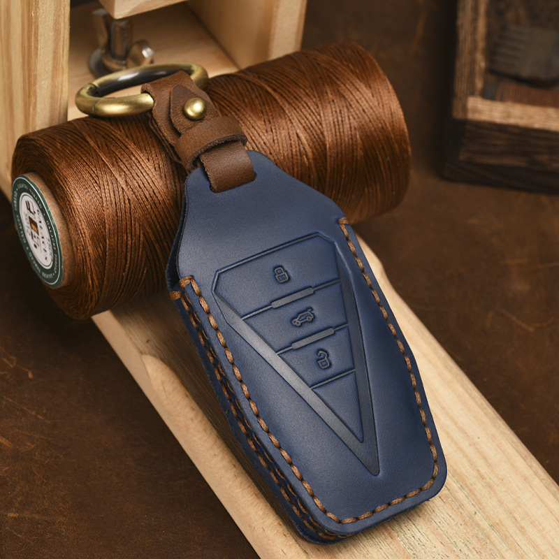 Suitable for Oriental Nissan Qichen Key Cover Big V King Qichenxing Special Car Leather Shell Buckle