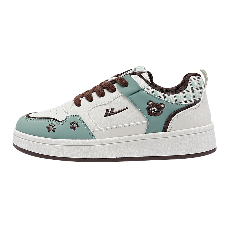 Pequeños zapatos de skate casuales frescos y lindos de alto bajo rendimiento, zapatos blancos con bordado universal, zapatos de viaje diarios simples para estudiantes de secundaria