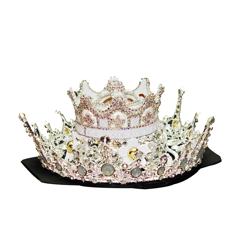 Little Daisy Crown Car Perfume Asiento Rhinestone Alfombrilla antideslizante Adornos de coche Accesorios de coche Personalidad Mujer Ligera Lujo