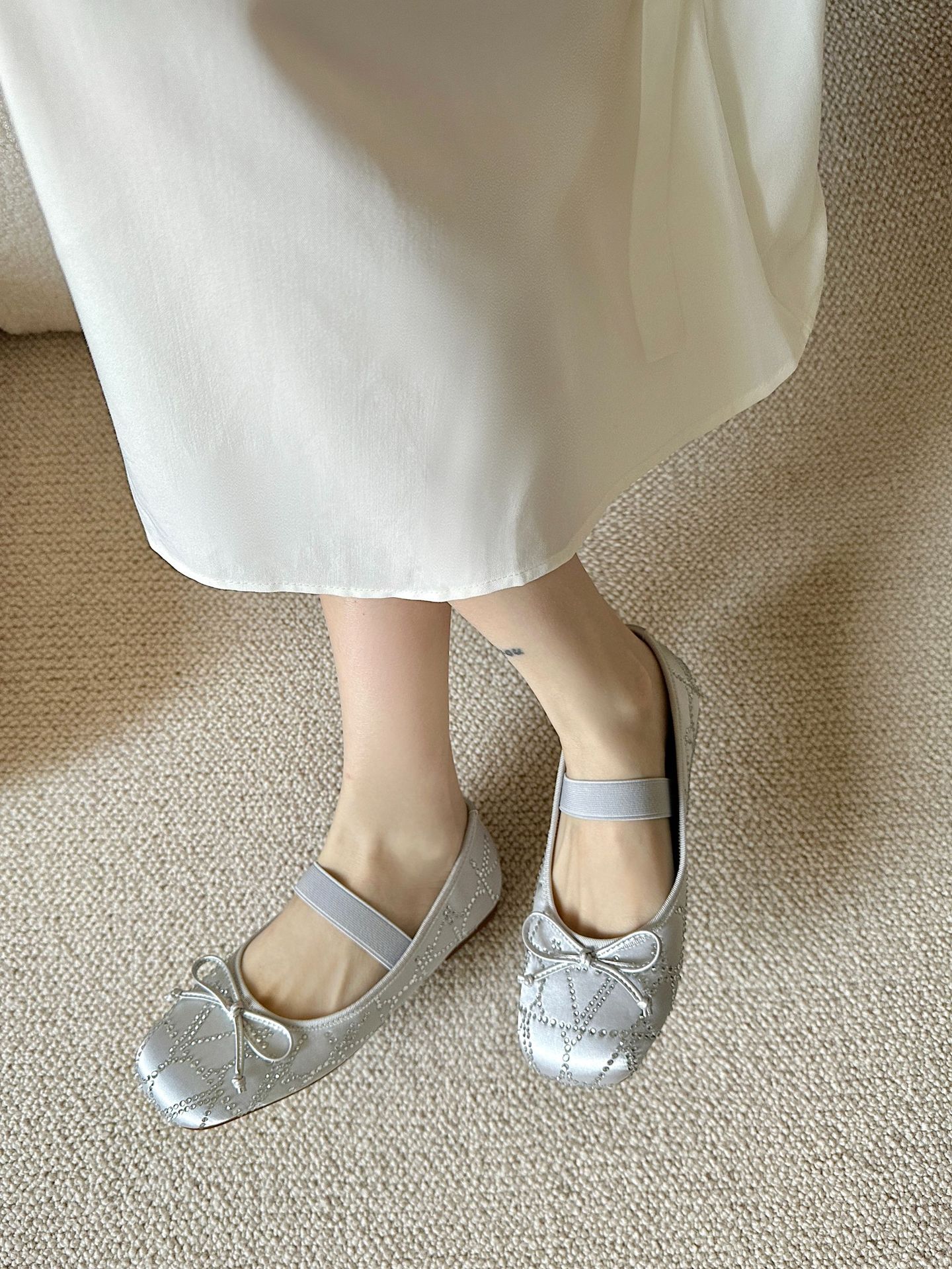 Scarpe Mary Jane in raso con fiocco in stile fata singola, con fondo piatto e fiocco in stile acqua, stagione primavera e autunno 2024_voghion.com