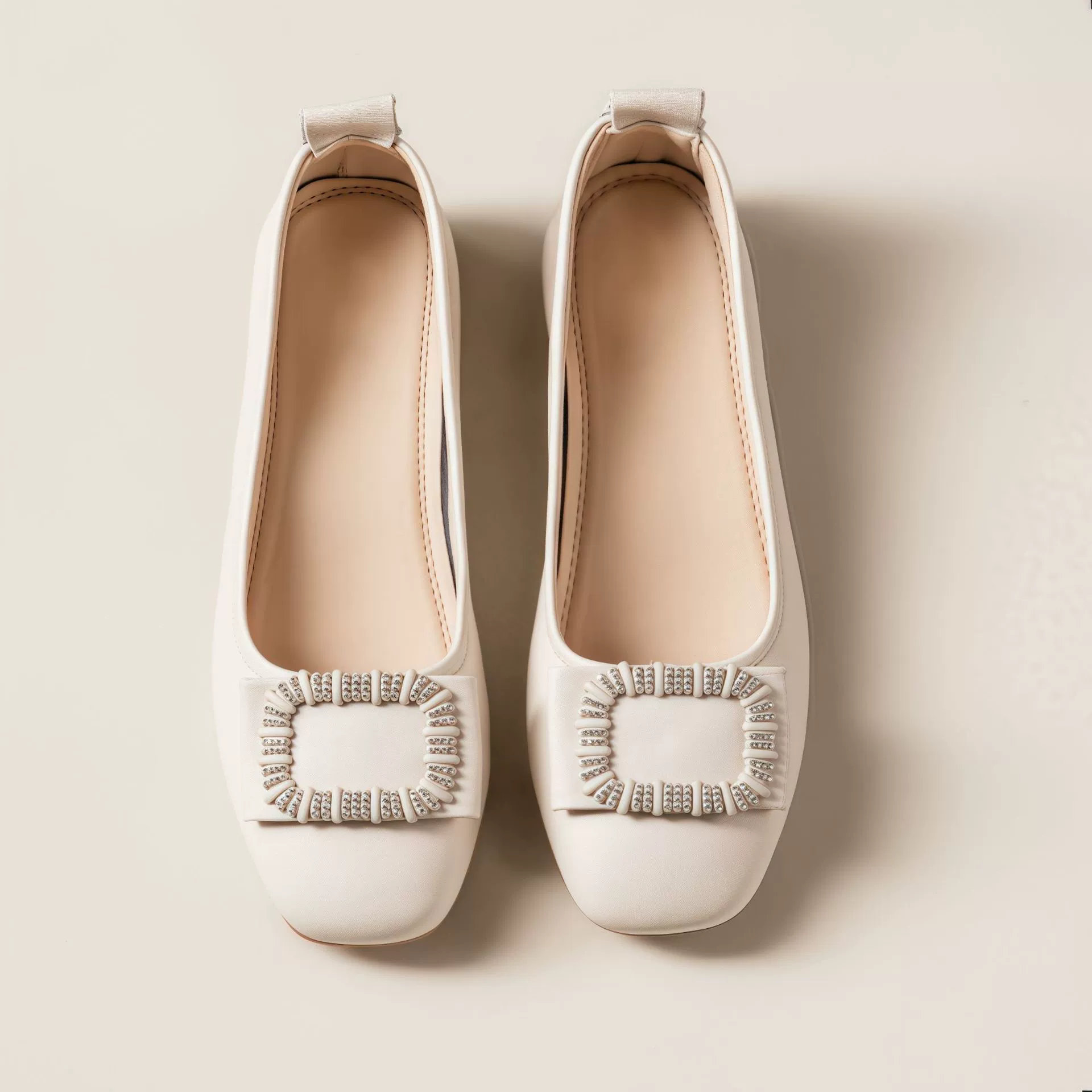 2025 весна и лето новые кожаные плоские туфли с острым концом и неглубоким ртом