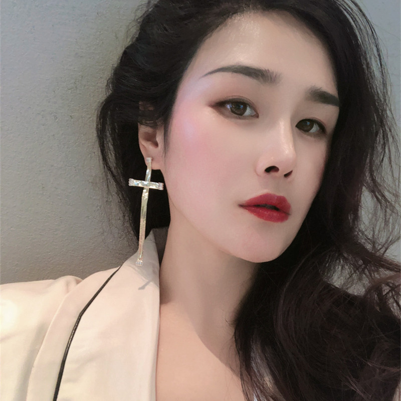 1 Pair Vintage Style Cross Solid Color Plating Inlay Mixed Materials Zircon Drop Earrings display picture 1