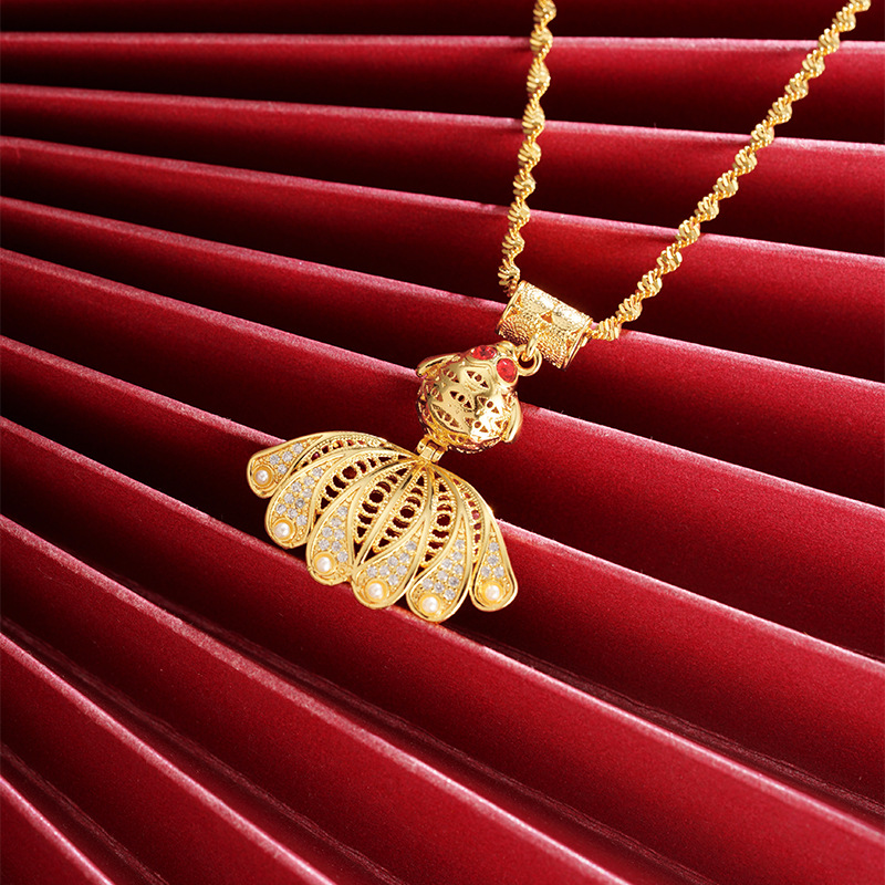 Colgante de pescado con incrustaciones de oro de lujo Vietnam arena oro moda estilo antiguo collar de mujer de alto grado colgante hueco todo a juego suministro de fábrica