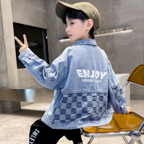 Stylish unisex children's spring jackets for kids, with a trendy and cool design, perfect for fashion-forward children.