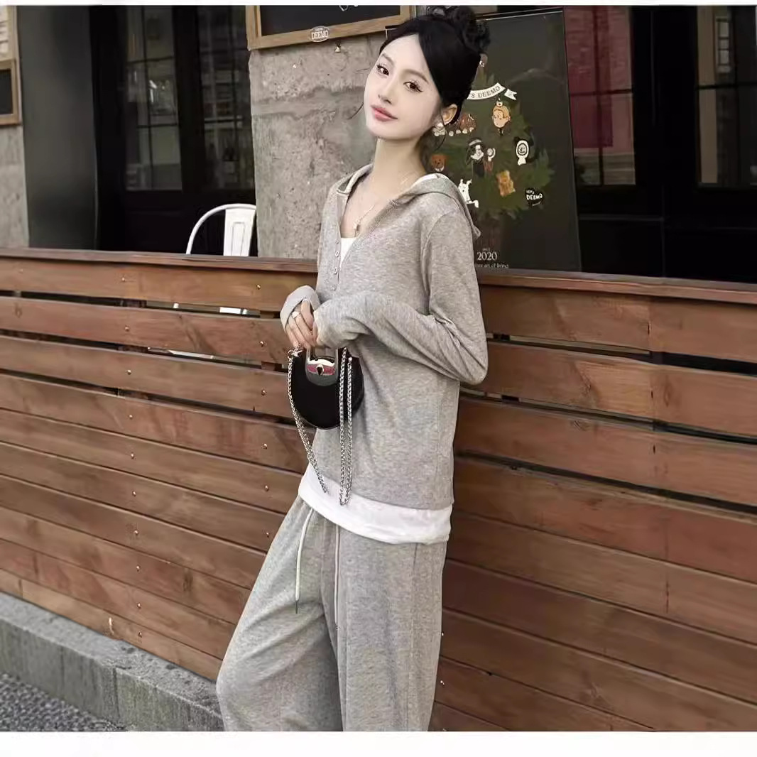 Spring Women's Fashionable, Soft, Comfortable, Slimming Look, Lazy Glutinous Rice, Sports and Leisure, Age-reducing, Clear and Stylish, Fake Two Sets