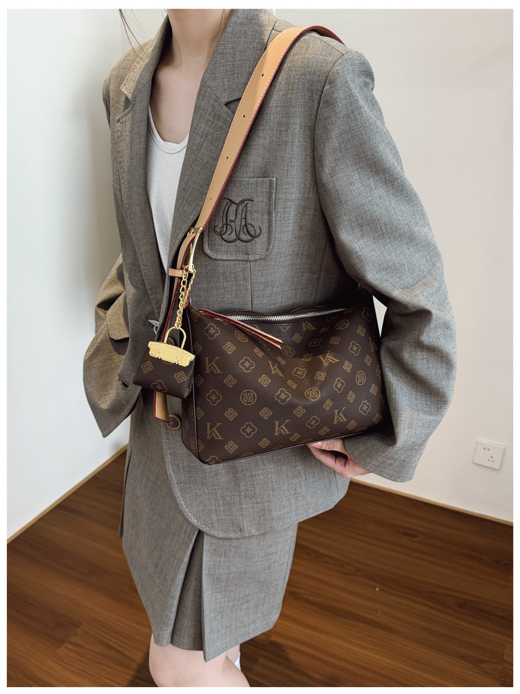 Einzigartige Vintage Elegante Luxus-Designer Wickeltasche für Frauen Große Kapazität Pendler-Tragetasche Modische Damen Einzelschultertasche – Detail 14
