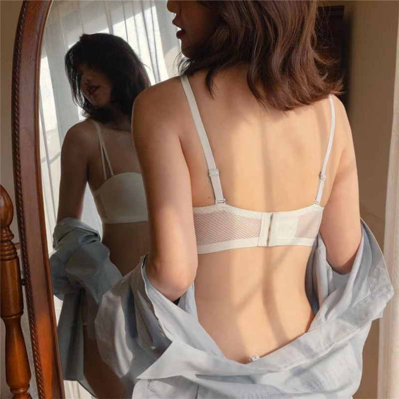 2233 verano nueva moda ropa interior media taza de las mujeres hueco empuja hacia arriba el sujetador sexy pequeño pecho sujetador inalámbrico traje