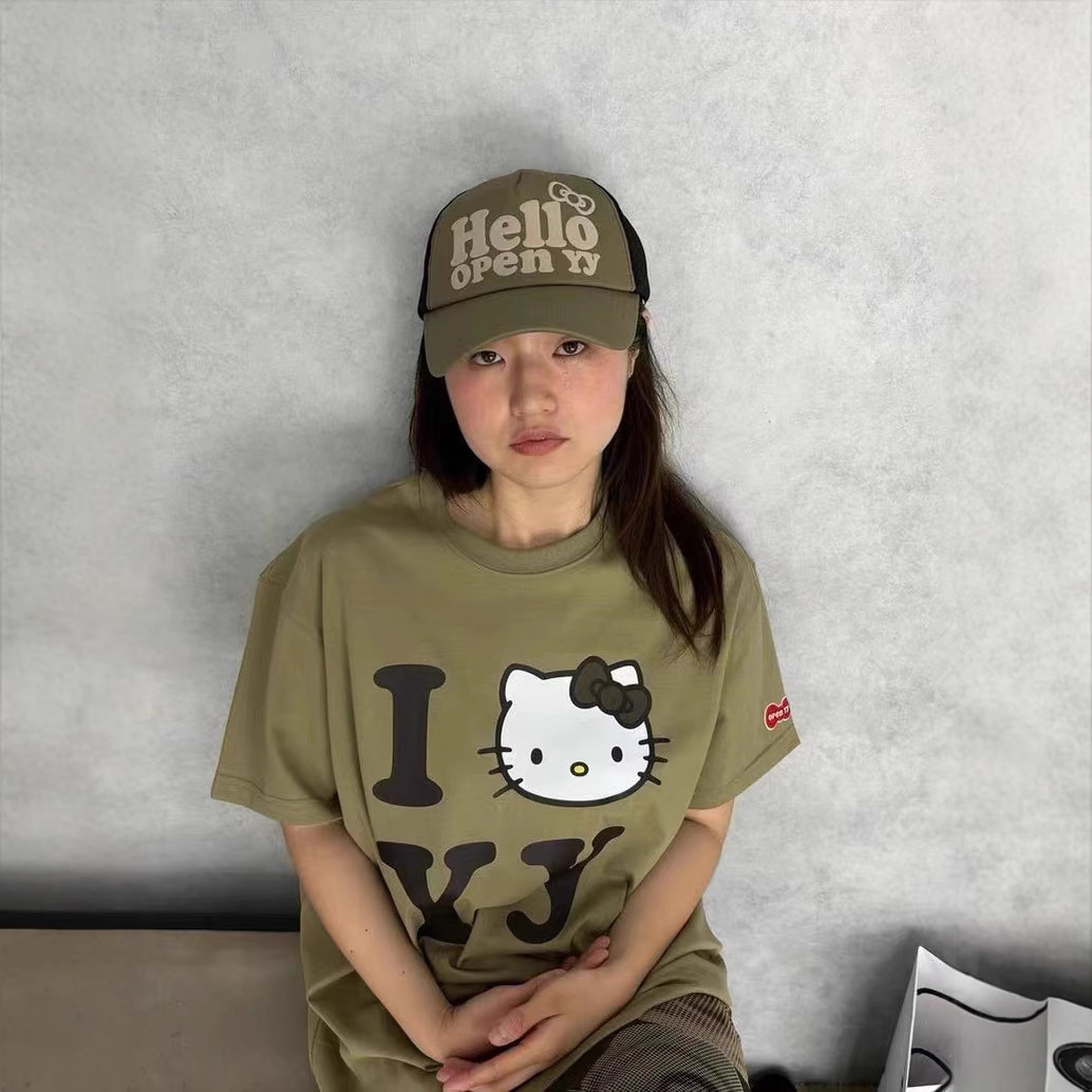 한국 Gaoding Open yy Joint Holle Kitty 인쇄 대조 짧은 소매 귀여운 느슨한 캐주얼 크루 넥
