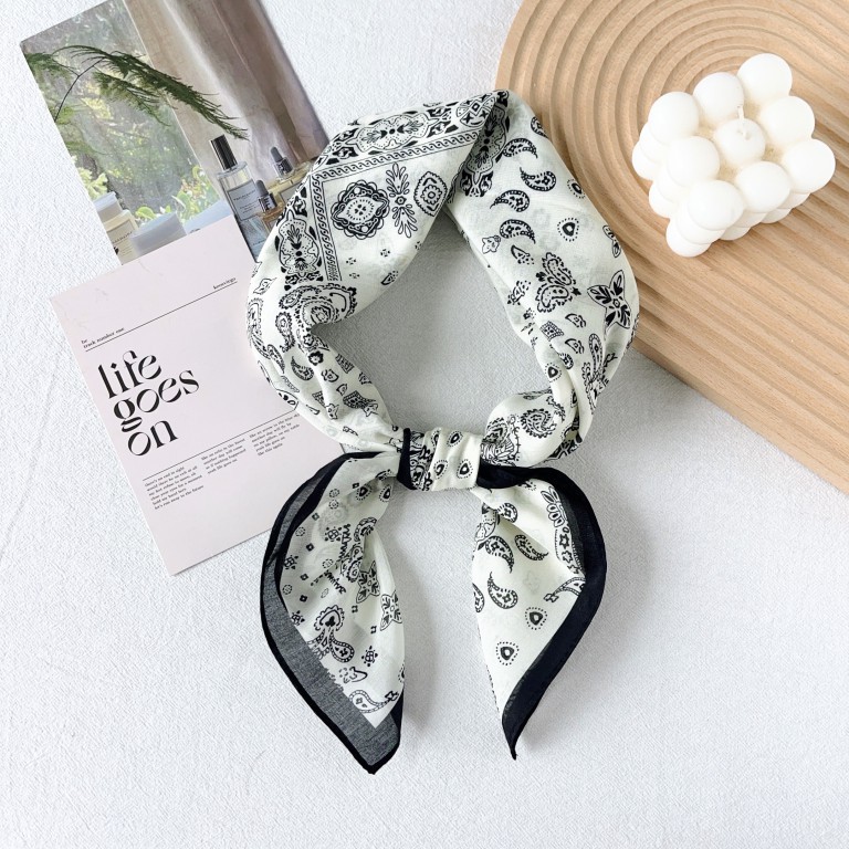 Primavera y verano nuevo estilo retro anacardo flor seda algodón bufanda cuadrada bufanda de seda pequeña bufanda de mujer cuello de temperamento de alta calidad bufanda fina