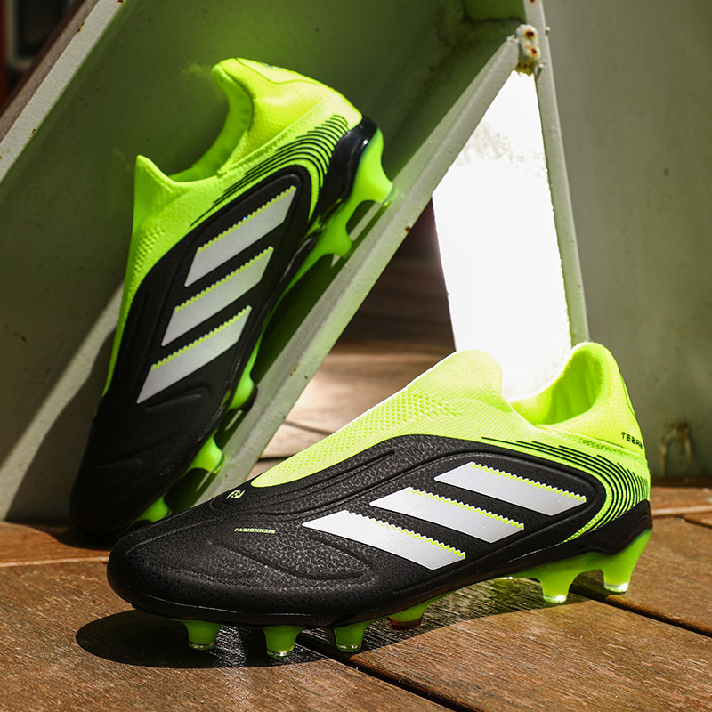 2025 New Seamless Offset Printing Copa Natural Grass Laceless Football Shoes for Male and Female Students Competition Training Shoes 2025 New Seamless Offset Printing Copa Natural Grass Laceless Football Shoes for Male and Female Students Competition Training Shoes