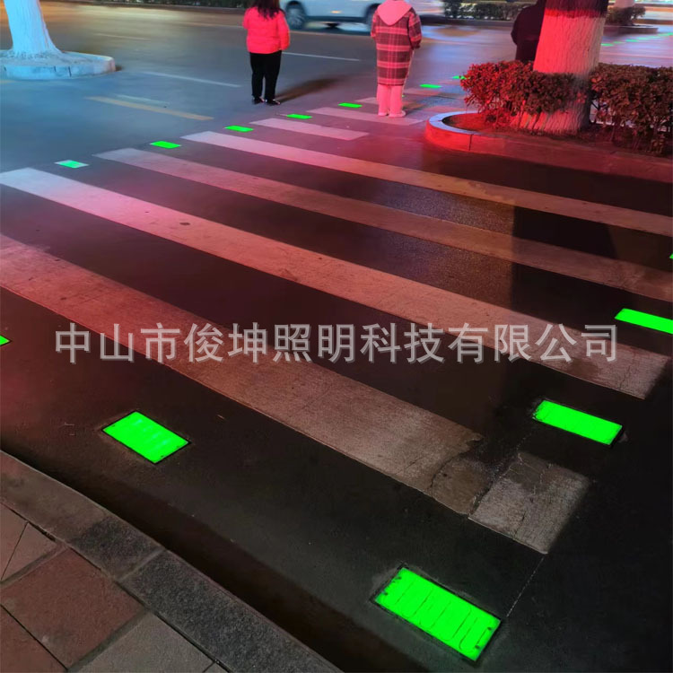 智慧斑马线发光地砖灯交通安全警示灯人行道辅助指示灯